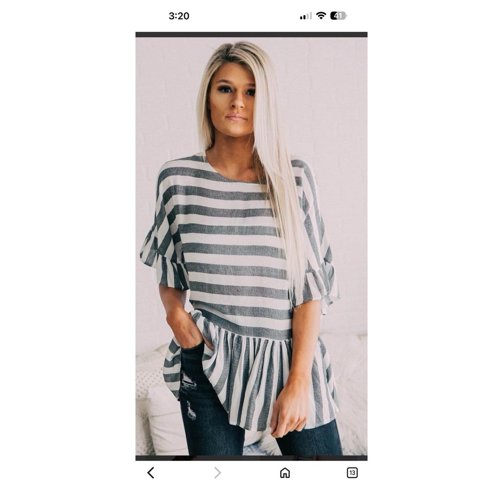 Fantastic Fawn Womens Top White & Gray Striped Ruffle Sleeve Oversized Tunic S